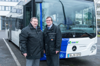 Rainer Becker und Gerard Hirt, beide bei der Saarbahn als Busfahrer im Einsatz, waren mit dabei, als die neuen Busse im Mannheimer Werk abgeholt wurden Image