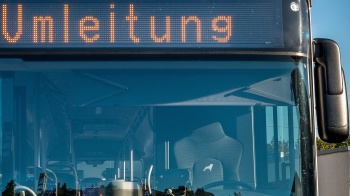 Busse der Linie 122 fahren in Burbach eine Umleitung. Umleitung