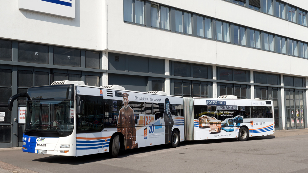 Gelenkbus zum Jubiläumsjahr Gelenkbus zum Jubiläumsjahr