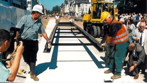 Am 28. Juni 1995 erfolgte der Spatenstich zum ersten Bauabschnitt in der Mainzer Straße Saarbahn, Spatenstich, 1995.j