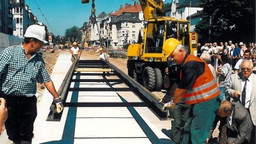 Am 28. Juni 1995 erfolgte der Spatenstich zum ersten Bauabschnitt in der Mainzer Straße Image