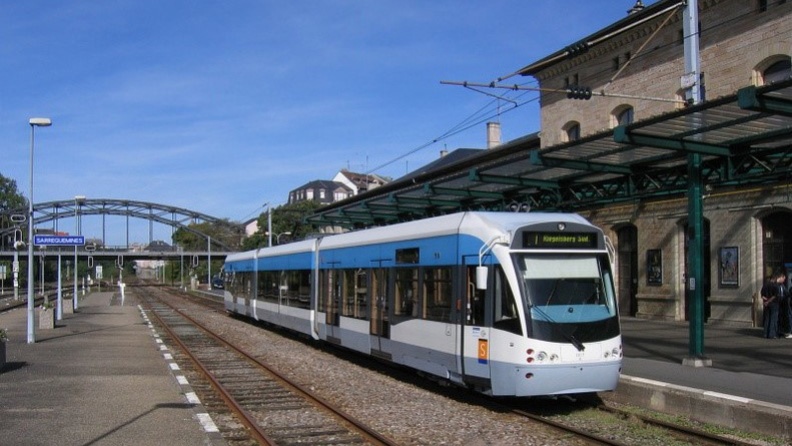 Saarbahn im Bahnhof Sarreguemines Saarbahn im Bahnhof Sarreguemines