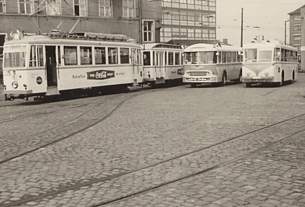 Omnibus- Bahn-Parade, 1960er Jahre Omnibus- Bahn-Parade, 1960er Jahre
