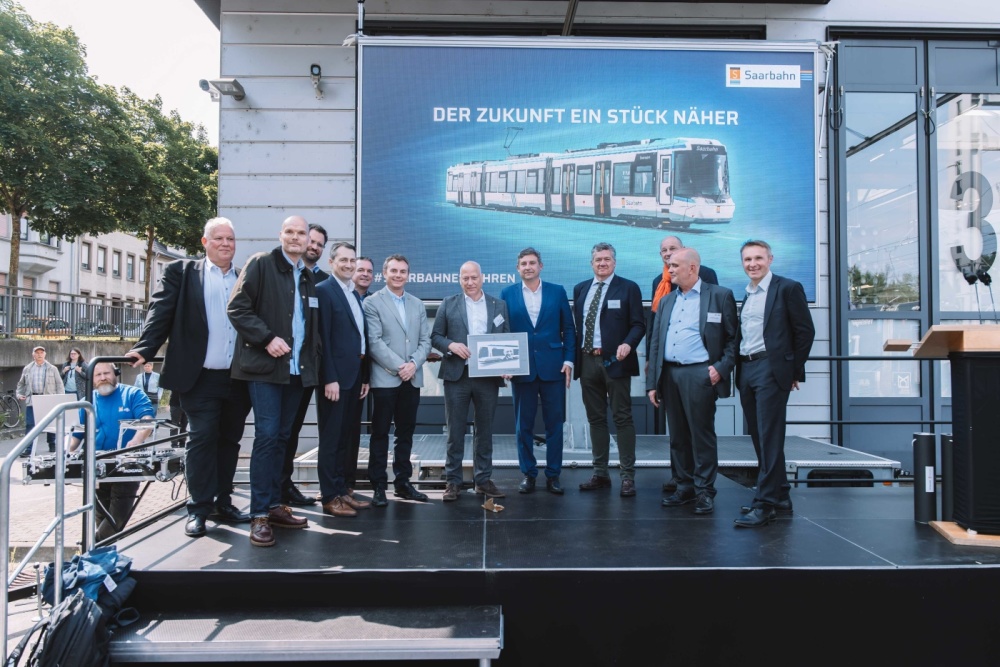 Veranstaltung - Erstes Fahrzeug erreicht Saarbrücken Veranstaltung - Erstes Fahrzeug erreicht Saarbrücken